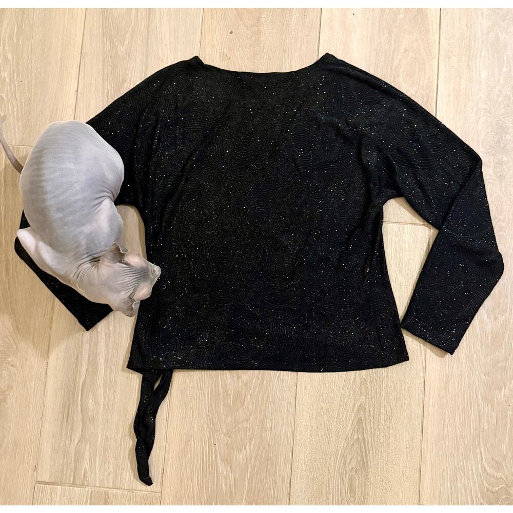 Sparkly patterned 3/4 sleeve top